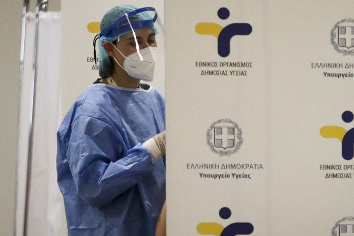 Κορονοϊός: 17.633 νέα κρούσματα σήμερα στην Ελλάδα – 61 νεκροί και 626 διασωληνωμένοι