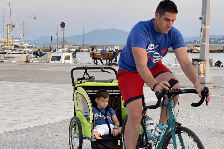 Μεγαλείο ψυχής για τον ποδηλάτη της Νίκης Βόλου Άγγελο Κριτσιώτη και τον ήρωα Γιωργάκη