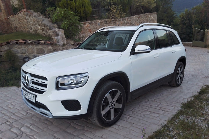 Οδηγούμε τη Mercedes GLB 200