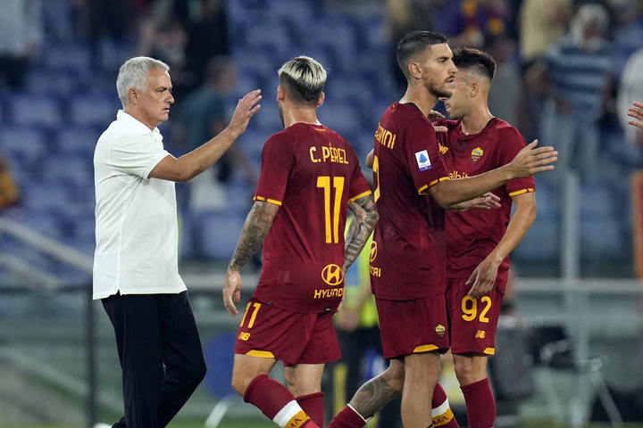 Ρόμα – Φέγενορντ: Ο πρώτος τελικός Europa Conference League δίνει το τρόπαιο που λείπει απ’ τις δύο ομάδες και τον Μουρίνιο