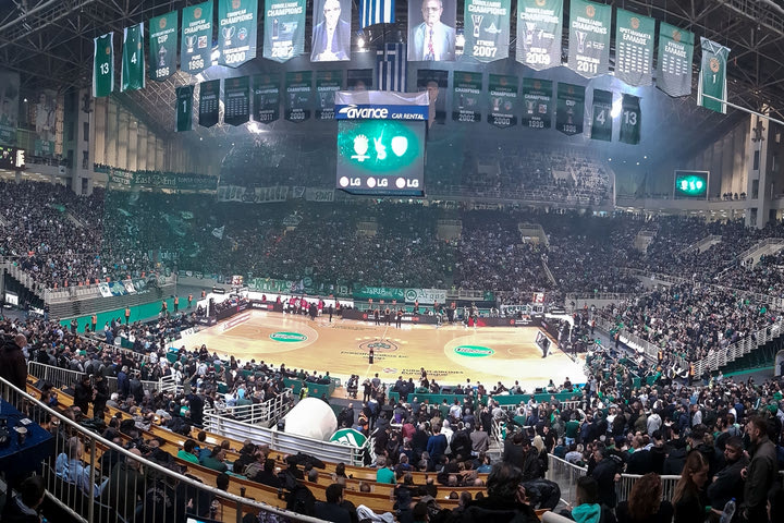 Ανοίγουν οι πόρτες στην Ευρωλίγκα με τον Covid-19 να μετράει τα εισιτήρια