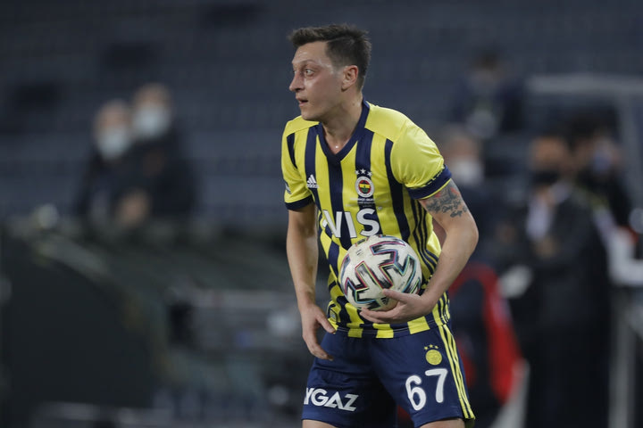 Europa League: Στους ομίλους η Φενέρμπαχτσε, αποκλείστηκαν Άλκμααρ και Ομόνοια