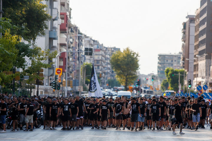 ΠΑΟΚ: Πορεία διαμαρτυρίας οπαδών του κατά του διαχωρισμού για την είσοδο στα γήπεδα