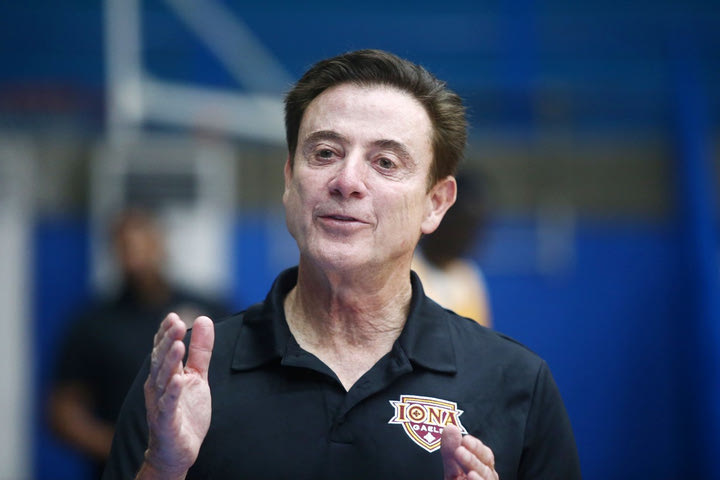 Αμφιλεγόμενο tweet από τον Πιτίνο: “Δεν με νοιάζει αν ο Ίρβινγκ είναι flat-earther και αντιεμβολιαστής”