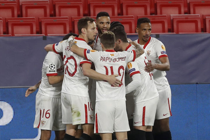 Μπέτις – Σεβίλλη 0-2: Πήρε το ντέρμπι κόντρα σε 10 παίκτες και πλησίασε κορυφή