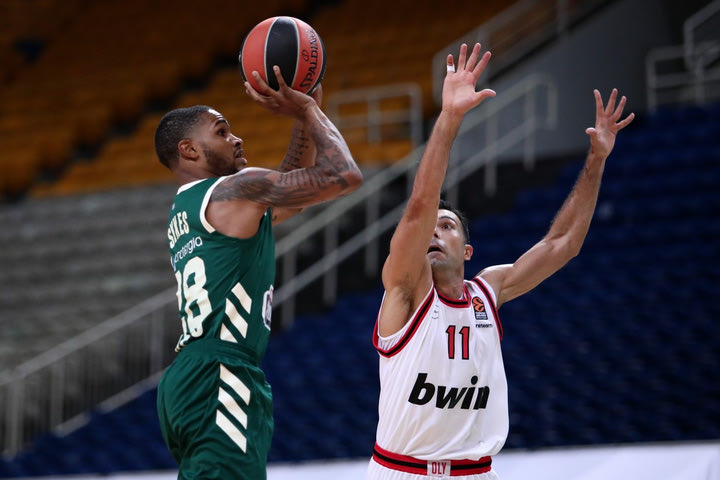 NBA: Οι Ιντιάνα Πέισερς αποχαιρέτησαν τον Μπραντ Γουάναμεϊκερ για χάρη του Κίφερ Σάικς