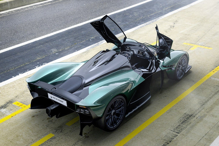 Αυτή η Aston Martin Valkyrie Spider θα βγει μόνο σε 85 αντίτυπα