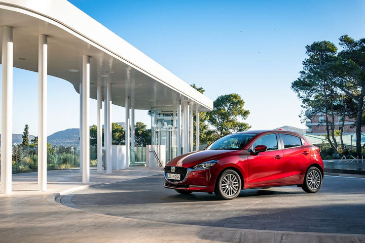 80 χρόνια συμπαγή αυτοκίνητα η Mazda