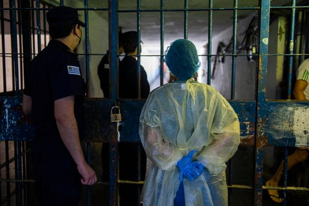 Δραπέτης φυλακών επί 29 χρόνια παραδόθηκε λόγω κορονοϊού
Είχε κερδίσει την ελευθερία του αλλά τον «νίκησε» η πανδημία.