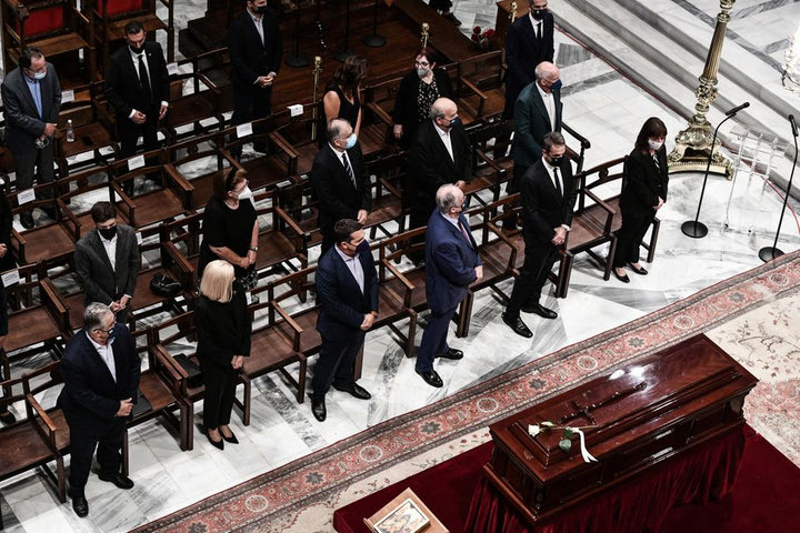 Ήταν όλοι εκεί: Φωτογραφίες από την τελετή αποχαιρετισμού του Μίκη Θεοδωράκη