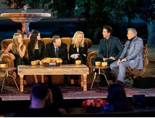 Τζένιφερ Ανιστον: Το reunion με «Τα Φιλαράκια» ήταν γροθιά στο στομάχι
