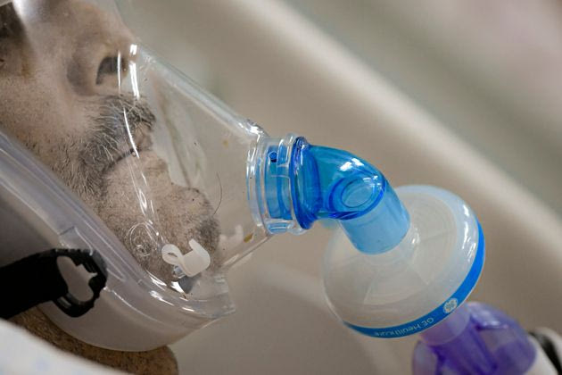 Η άλλη Ευρώπη, όπου τα ποσοστά εμβολιασμού είναι τραγικά χαμηλά και οι ΜΕΘ ασφυκτιούν-Εκεί που «βασιλεύουν» οι αρνητές των εμβολίων και τα fake news
