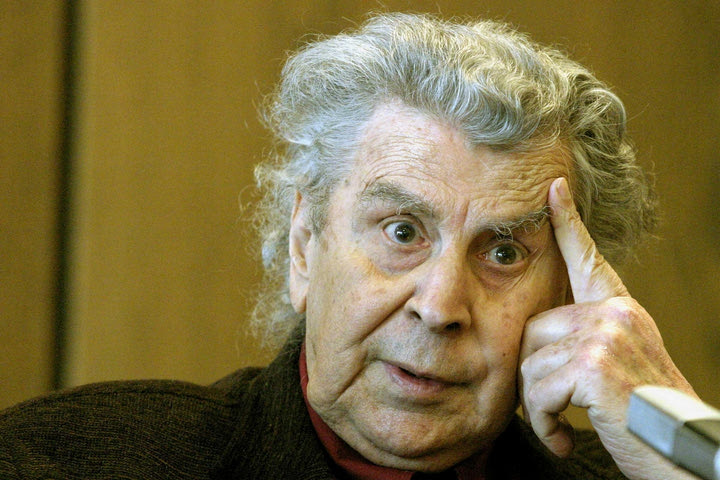 Η αγάπη του Μίκη Θεοδωράκη για τον Ολυμπιακό: “Και κόμματα έχω αλλάξει και πολλά έχω αλλάξει και με κατηγορούν γι’ αυτό, αλλά τον Ολυμπιακό δεν τον αλλάζω”