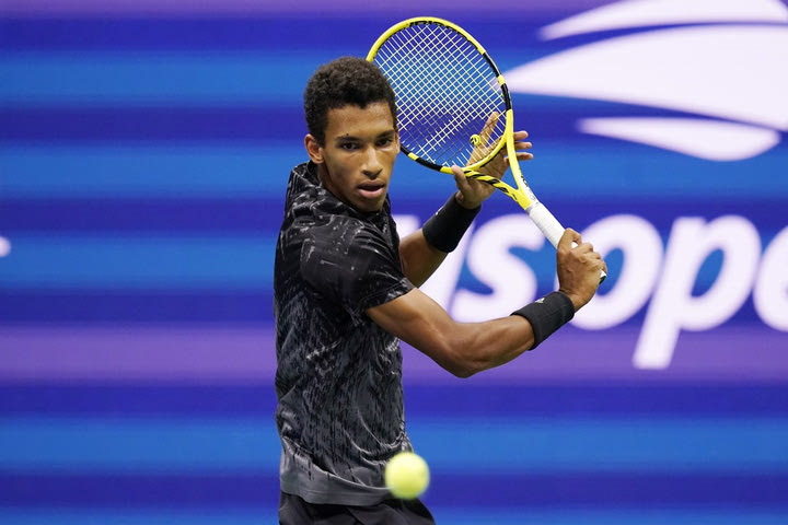 US Open: Εγκατέλειψε ο Αλκαράθ, ιστορική πρόκριση στους “4” για Αλιασίμ