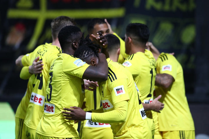 Super League: Η βαθμολογία μετά τη νίκη του Άρη επί του Παναιτωλικού και την ισοπαλία ανάμεσα σε Λαμία και ΠΑΣ