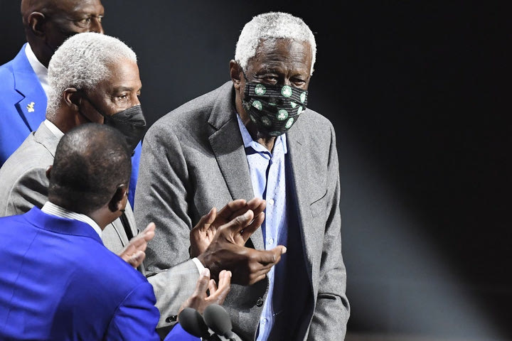 NBA: Η φανέλα του Μπιλ Ράσελ πωλήθηκε έναντι 1.1 εκατ. δολαρίων σε δημοπρασία