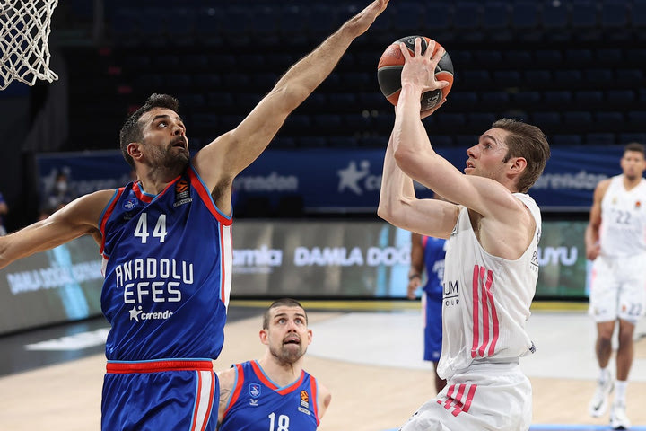 Ρεάλ Μαδρίτης – Αναντολού Εφές 82-69: Η Βασίλισσα ποδοπάτησε την πρωταθλήτρια Ευρώπης