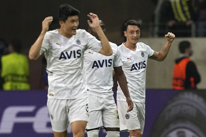 Φενέρμπαχτσε – Γκιρεσούνσπορ 2-1: Επιστροφή στις νίκες για τα “καναρίνια” που ετοιμάζονται για τον Ολυμπιακό