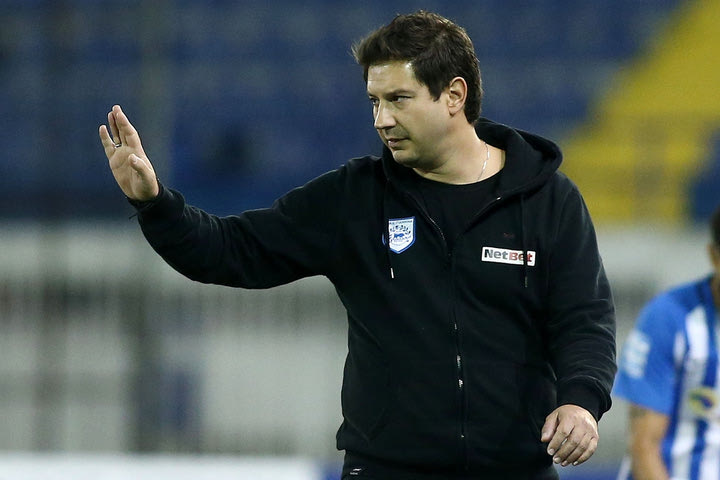 Γιαννίκης: Η λατρεία των οπαδών του ΠΑΣ και το τρομερό πανό για την παραμονή του