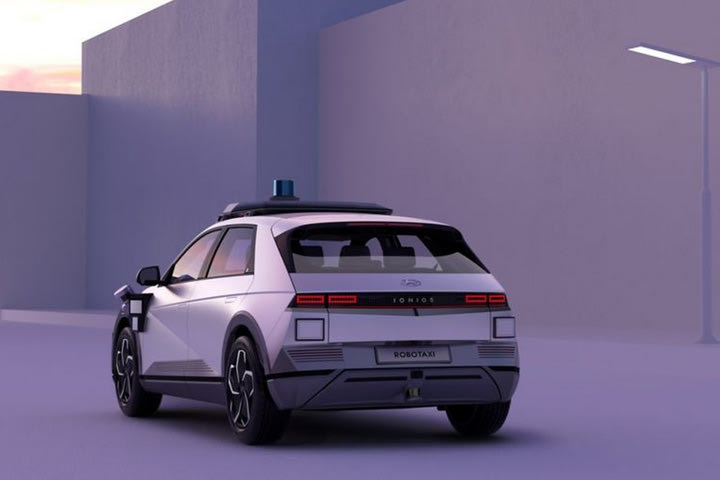 Το ηλεκτρικό Hyundai IONIQ 5 και robotaxi