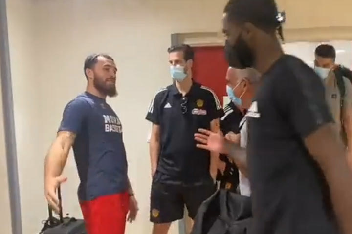 Παναθηναϊκός: Ο Τζέιμς υποδέχτηκε την αποστολή των πράσινων στο Μονακό