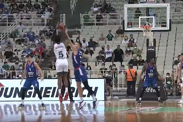 Το buzzer beater τρίποντο του Μέικον μπροστά στον Πετρούσεβ