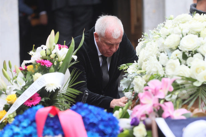 Η συγκινητική φωτογραφία του Ζέλικο Ομπράντοβιτς μπροστά στο φέρετρο του Ντούσαν Ίβκοβιτς