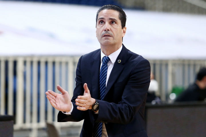 Σφαιρόπουλος για Έισι: “Πολύ ποιοτικός, πάντα έτοιμος να θυσιάσει τον εαυτό του”