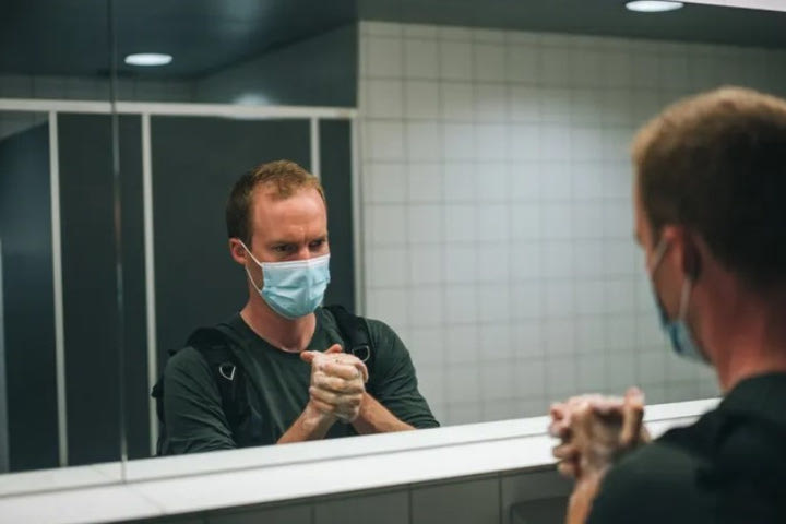 Πόσο μεγάλος είναι ο κίνδυνος να κολλήσουμε κορονοϊό στις δημόσιες τουαλέτες