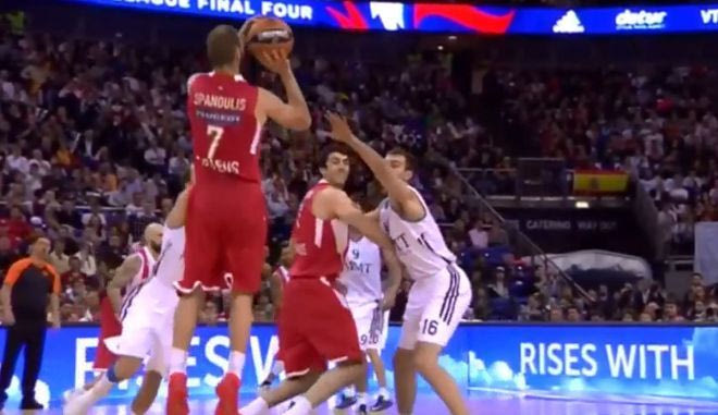 Τρίποντο του Σπανούλη κόντρα στην Ρεάλ, έπειτα από σύστημα “Zipper”