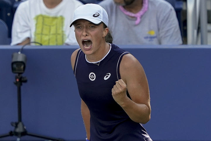 Australian Open: Πρόκριση με ανατροπή για την Σβιόντεκ