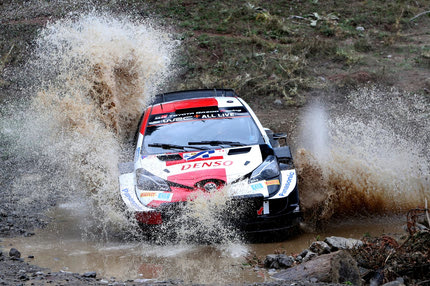 ΕΚΟ Ράλλυ Ακρόπολις, 2η μέρα: Ροβάνπερα μαινόμενος