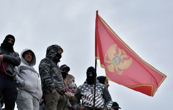 Οργή, βία και οδοφράγματα στο Μαυροβούνιο – Όλα για να μην γίνει η τελετή ενθρόνισης του νέου Αρχιεπισκόπου