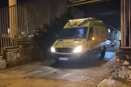 Ανησυχία για Αγκουέρο, έγινε αλλαγή στο 41′ και αποχώρησε με ασθενοφόρο από το Καμπ Νου