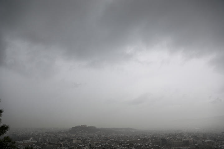 Δεύτερος γύρος ισχυρών βροχών και καταιγίδων – Πού θα χτυπήσουν τα φαινόμενα, πότε υποχωρούν