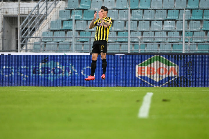 Βόλος – ΑΕΚ: Το 2-0 του Τσούμπερ σε κενή εστία έπειτα από υπέροχη αντεπίθεση