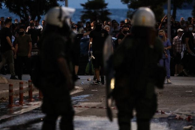 Θεσσαλονίκη: Επεισοδιακή πορεία για την θανάσιμη καταδίωξη στο Πέραμα – Πετροπόλεμος, τραυματισμοί και συλλήψεις