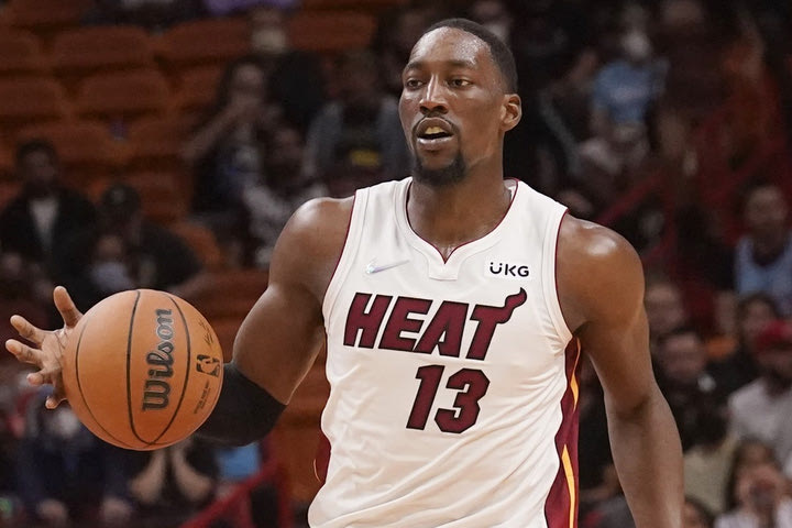 NBA, Χιτ – Σίξερς 119-103: Άνετο το Μαϊάμι, έκανε το 2-0 με Αντεμπάγιο και Μπάτλερ