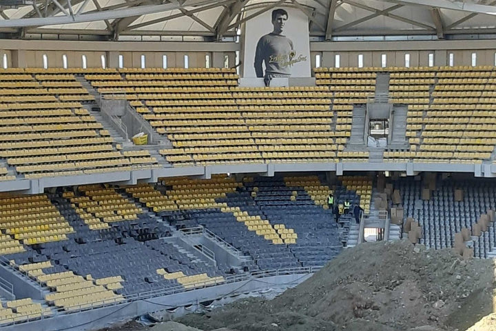 ΑΕΚ: Ο δικέφαλος αετός αποκτά τη θέση του στις εξέδρες της OPAP Arena