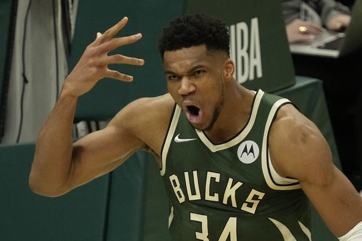 Μιλγουόκι Μπακς – Μπρούκλιν Νετς: Δείτε απόψε στις 02:00 τη μαραθώνια Game Night για την πρεμιέρα του πρωταθλητή Γιάννη Αντετοκούνμπο