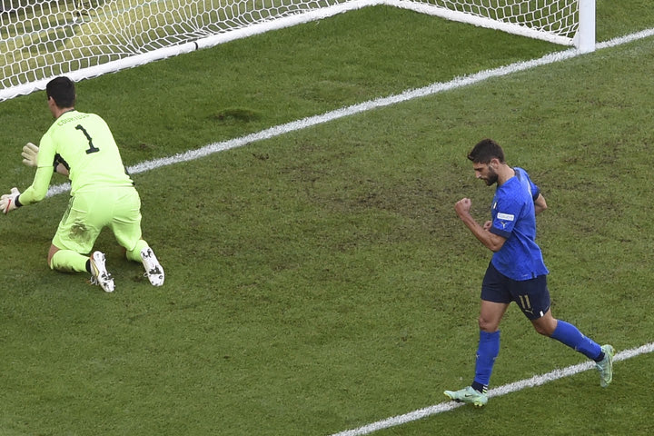 Ιταλία – Βέλγιο: Ο Μπεράρντι έγραψε το 2-0 με πέναλτι, που κέρδισε ο Κιέζα