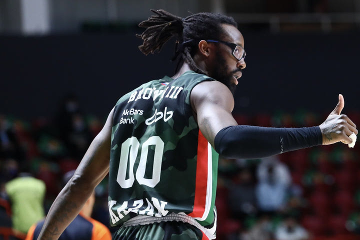 Ούνικς Καζάν – Ρεάλ Μαδρίτης 65-58: Λορέντζο και Τζον Μπράουν τιμώρησαν τη “βασίλισσα” στο τελευταίο λεπτό