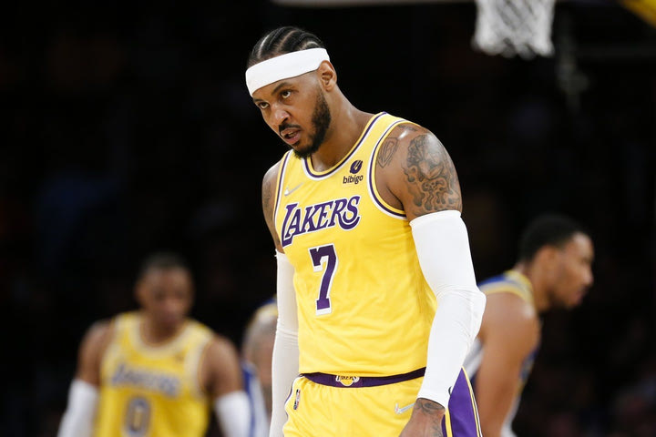 NBA: Οι Σίξερς τιμώρησαν με επ’ αόριστον αποκλεισμό τον οπαδό τους που έβριζε τον Καρμέλο Άντονι