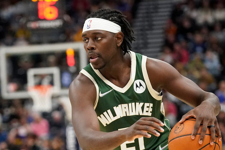 Μπακς: Πρόβλημα με Χόλιντεϊ, αποχώρησε με πρόβλημα στην δεξιά φτέρνα από τον αγώνα με τους Νετς