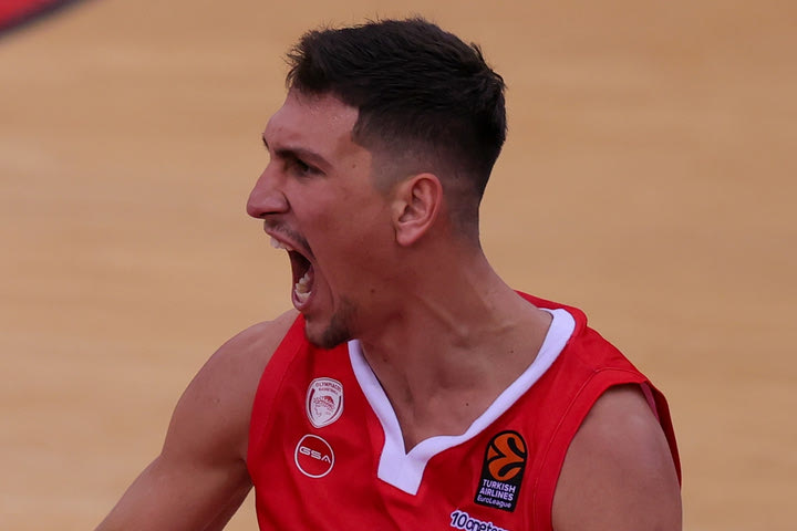 Λες και έβαλε ο Ολυμπιακός στοίχημα με τον εαυτό του