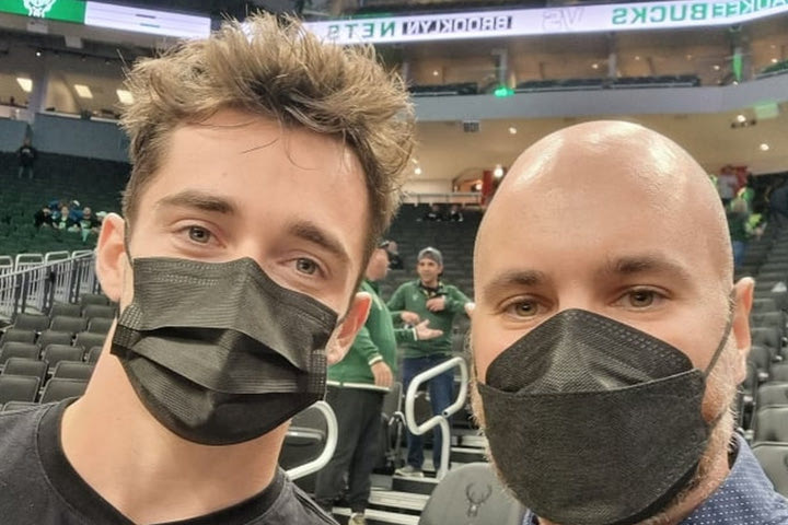 Αποστολή του SPORT24 στο Μιλγουόκι: Ο Σαρλ Λεκλέρκ της Ferrari στο γήπεδο για να δει Μπακς – Νετς