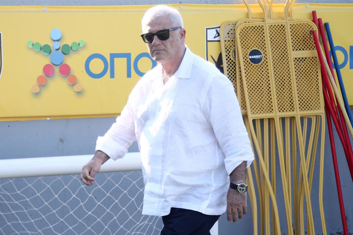ΑΕΚ: Στα Σπάτα ο Μελισσανίδης, είδε την τελευταία προπόνηση ενόψει Ντίναμο