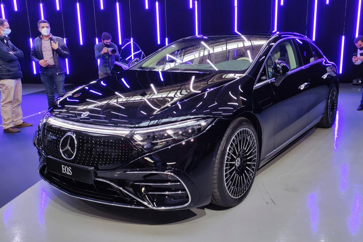 Οι ηλεκτρικές Mercedes EQS και EQB στην Ελλάδα