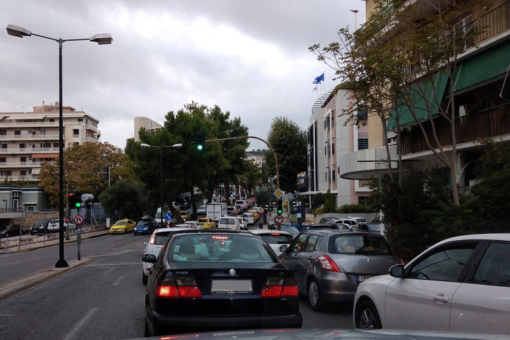 Πώς άδειασαν περισσότερες από 3.800 θέσεις στάθμευσης στην Αθήνα
