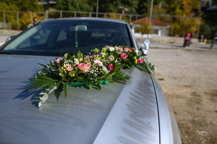 Νίκος Τσουμάνης: Τα λουλούδια στο καπό του αυτοκινήτου όπου βρέθηκε νεκρός